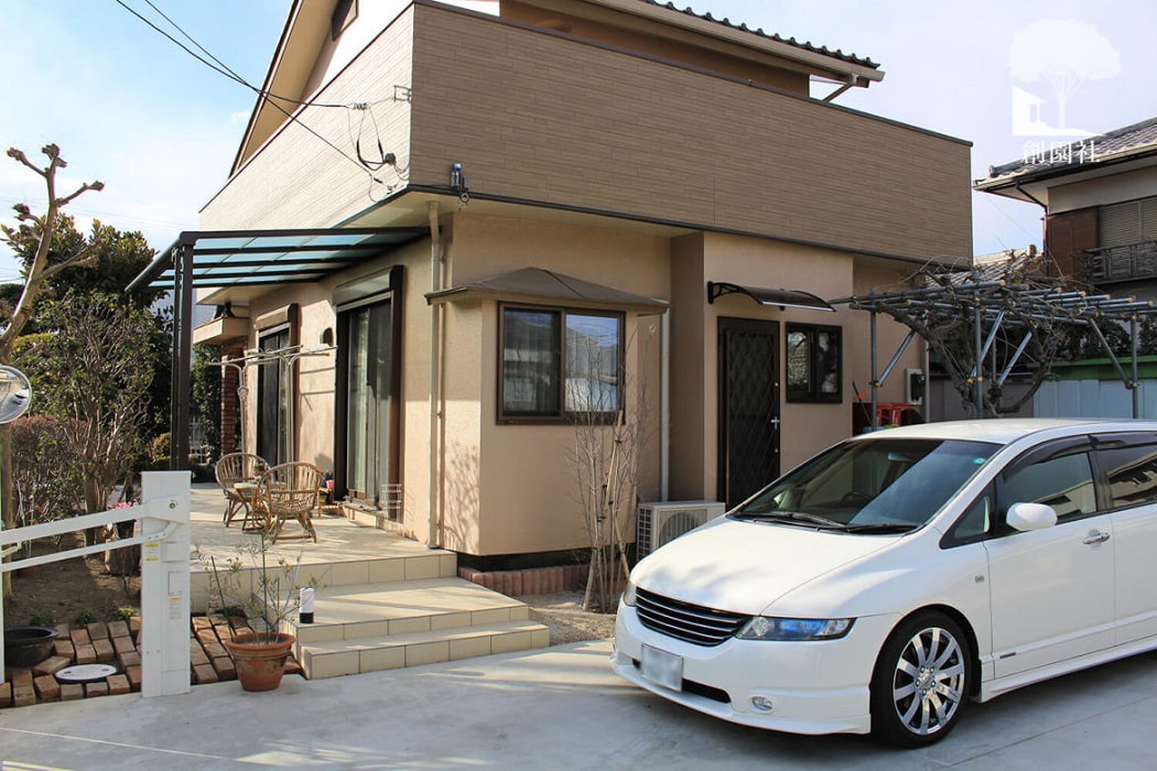 前橋市　跳ね上げ門扉　駐車場